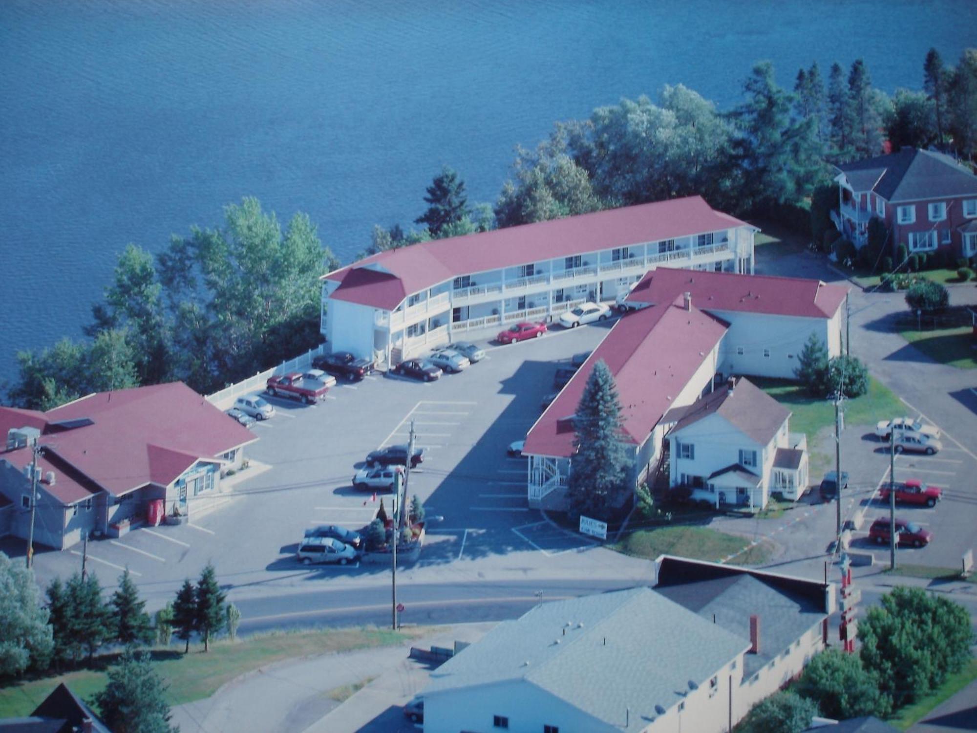 Hilltop Motel & Restaurant Grand Falls Exterior photo