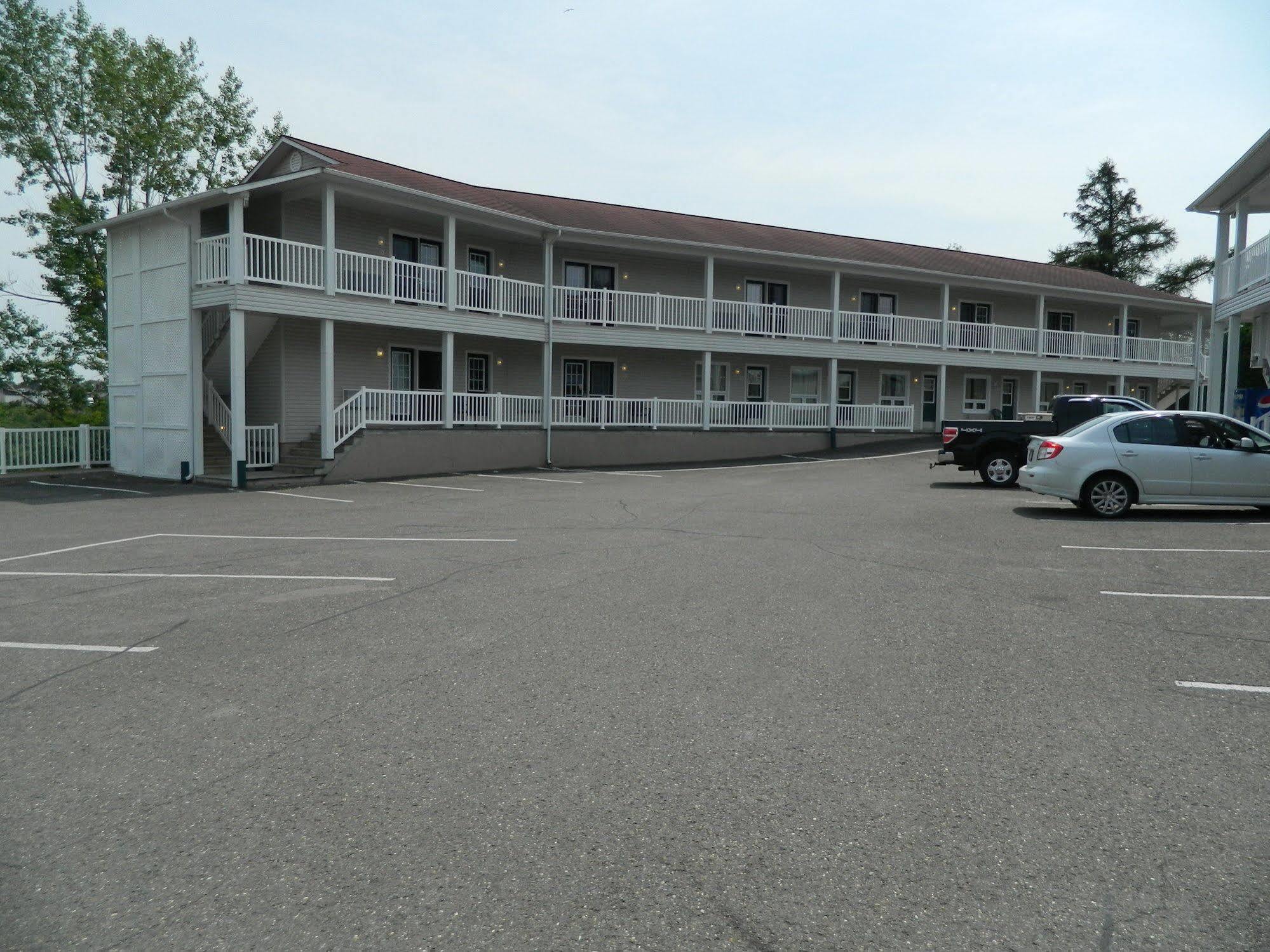 Hilltop Motel & Restaurant Grand Falls Exterior photo